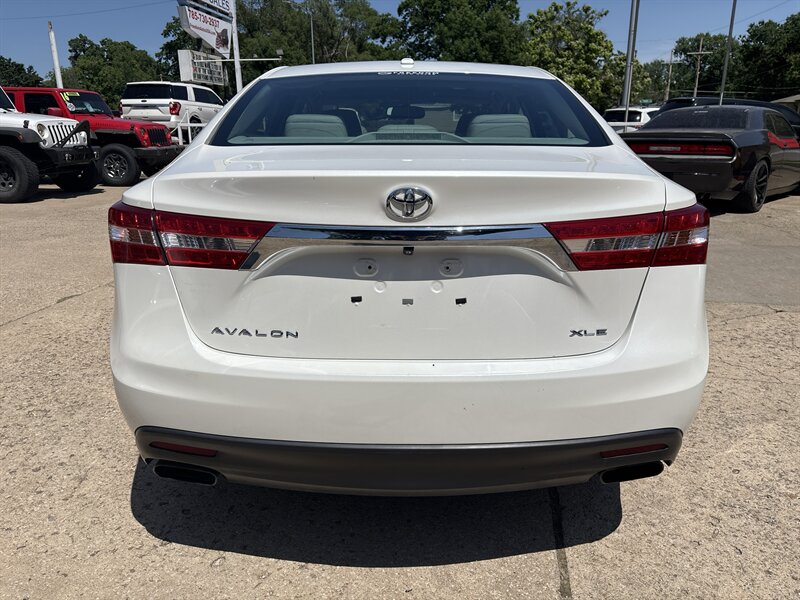 2014 Toyota Avalon XLE - Photo 3 - Topeka, KS 66608