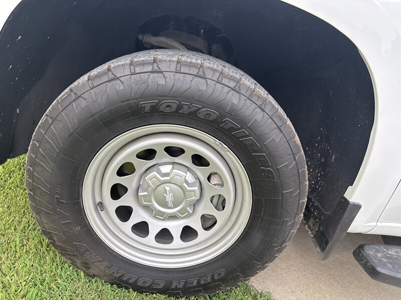2022 Chevrolet Silverado 1500 Limited Work Truck   - Photo 9 - Topeka, KS 66608