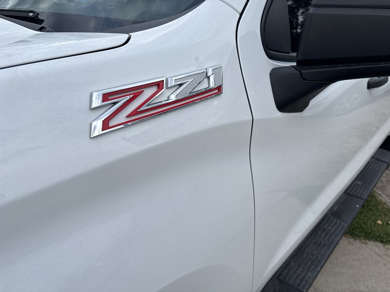 2022 Chevrolet Silverado 1500 Limited Work Truck   - Photo 8 - Topeka, KS 66608
