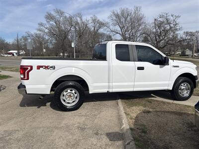 2017 Ford F-150 XL   - Photo 2 - Topeka, KS 66608