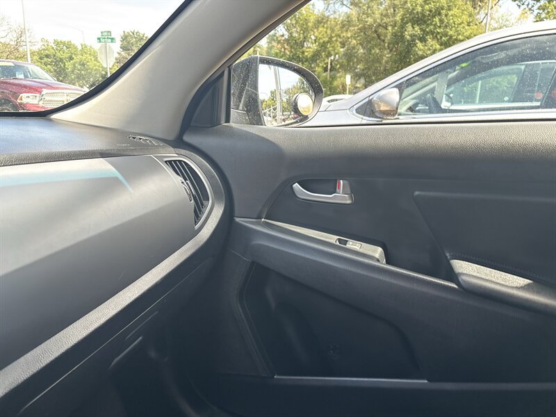 2016 Kia Sportage LX   - Photo 13 - Topeka, KS 66608