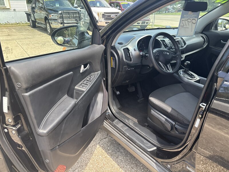 2016 Kia Sportage LX   - Photo 6 - Topeka, KS 66608