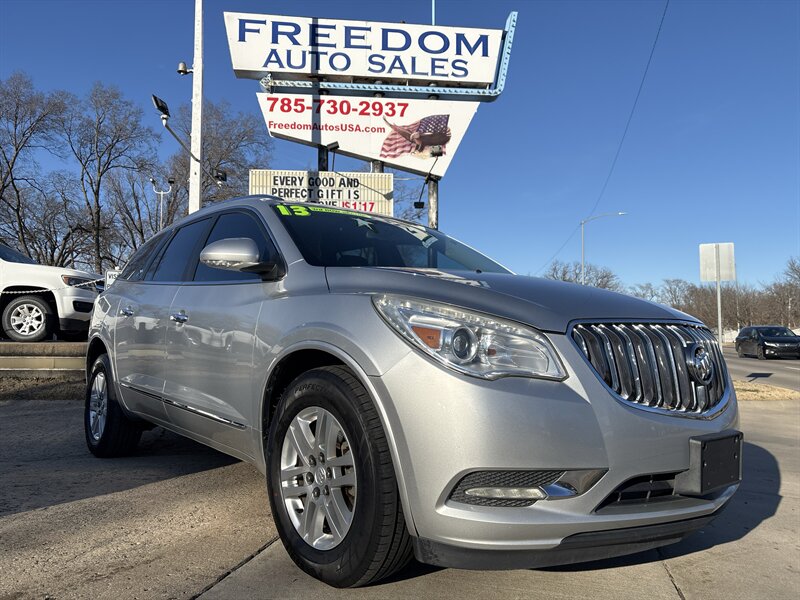 2013 Buick Enclave Convenience's photo