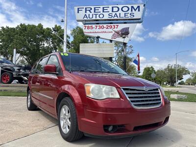 2010 Chrysler Town & Country Touring   - Photo 1 - Topeka, KS 66608