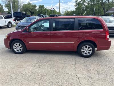 2010 Chrysler Town & Country Touring   - Photo 5 - Topeka, KS 66608