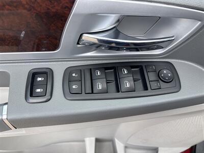 2010 Chrysler Town & Country Touring   - Photo 12 - Topeka, KS 66608