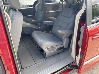 2010 Chrysler Town & Country Touring   - Photo 27 - Topeka, KS 66608
