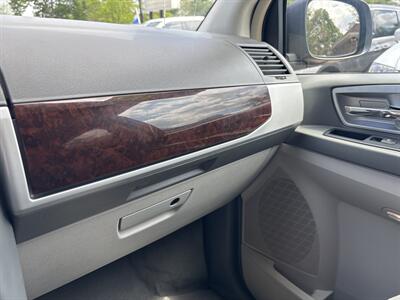 2010 Chrysler Town & Country Touring   - Photo 24 - Topeka, KS 66608