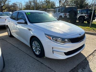 2016 Kia Optima LX   - Photo 4 - Topeka, KS 66608