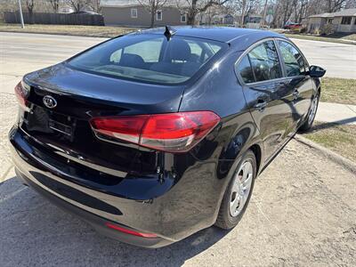 2017 Kia Forte LX - Photo 4 - Topeka, KS 66608