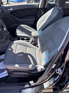 2017 Kia Forte LX - Photo 5 - Topeka, KS 66608