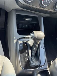 2017 Kia Forte LX - Photo 10 - Topeka, KS 66608