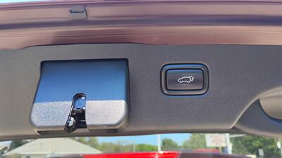 2017 Kia Sorento EX Plus V6   - Photo 16 - Topeka, KS 66608