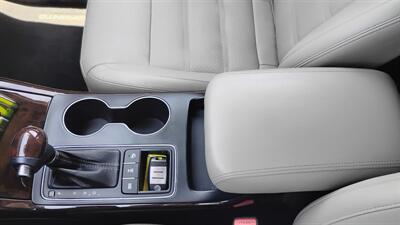 2017 Kia Sorento EX Plus V6   - Photo 31 - Topeka, KS 66608