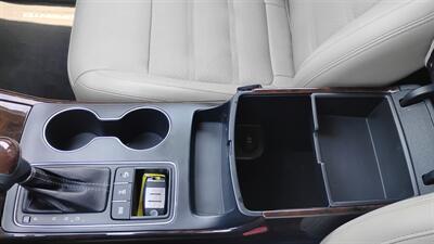 2017 Kia Sorento EX Plus V6   - Photo 32 - Topeka, KS 66608