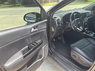2020 Kia Sportage EX - Photo 6 - Topeka, KS 66608