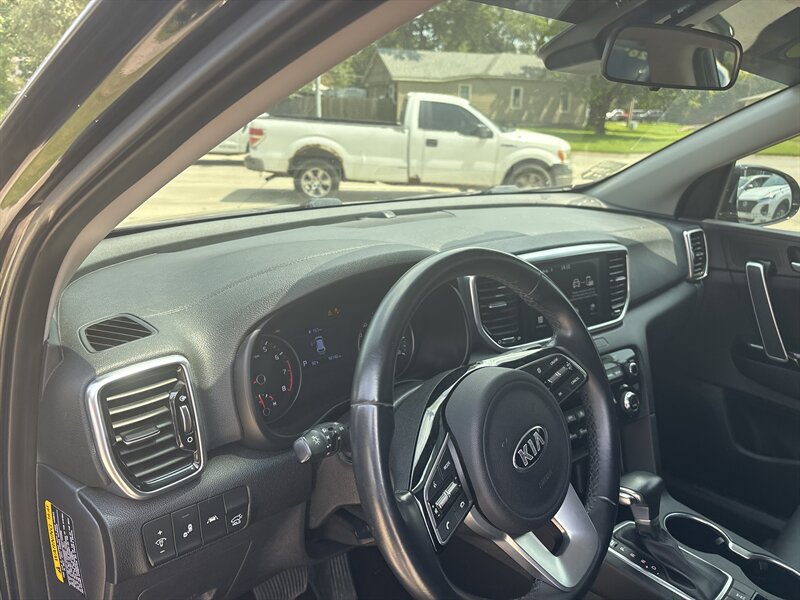 2020 Kia Sportage EX   - Photo 11 - Topeka, KS 66608