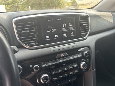 2020 Kia Sportage EX - Photo 11 - Topeka, KS 66608