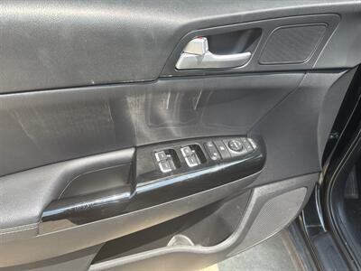 2020 Kia Sportage EX - Photo 7 - Topeka, KS 66608