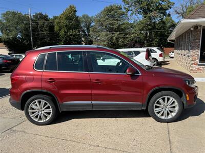 2012 Volkswagen Tiguan SE   - Photo 5 - Topeka, KS 66608