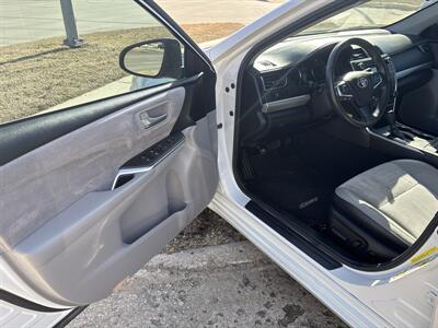 2015 Toyota Camry LE   - Photo 10 - Topeka, KS 66608
