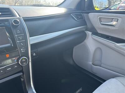 2015 Toyota Camry LE   - Photo 18 - Topeka, KS 66608