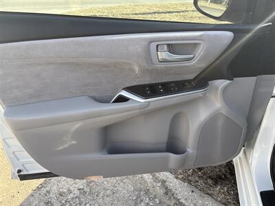 2015 Toyota Camry LE   - Photo 11 - Topeka, KS 66608