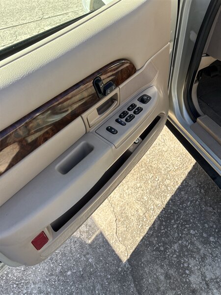 2004 Mercury Grand Marquis LS Premium - Photo 6 - Topeka, KS 66608