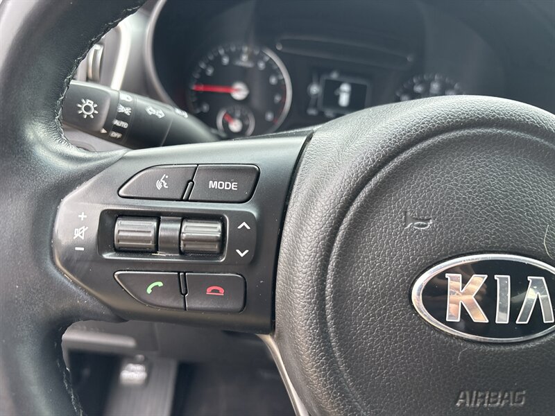 2017 Kia Sorento L - Photo 19 - Topeka, KS 66608