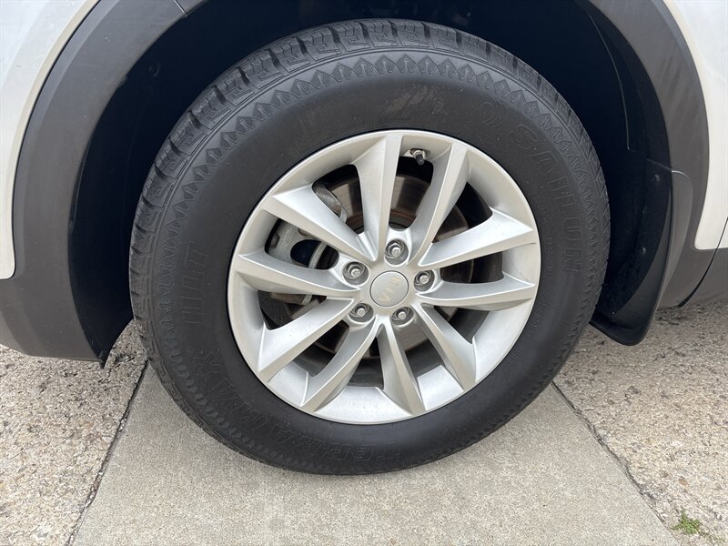2017 Kia Sorento L - Photo 9 - Topeka, KS 66608