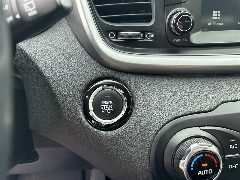 2017 Kia Sorento L - Photo 22 - Topeka, KS 66608