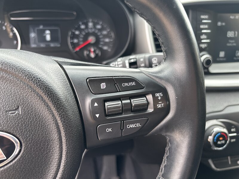 2017 Kia Sorento L - Photo 20 - Topeka, KS 66608