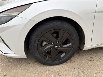 2022 Hyundai ELANTRA SEL   - Photo 9 - Topeka, KS 66608