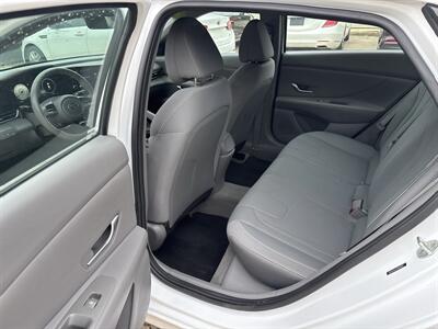 2022 Hyundai ELANTRA SEL   - Photo 21 - Topeka, KS 66608