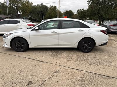 2022 Hyundai ELANTRA SEL   - Photo 6 - Topeka, KS 66608