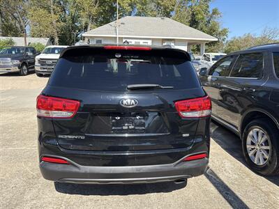 2017 Kia Sorento L - Photo 4 - Topeka, KS 66608