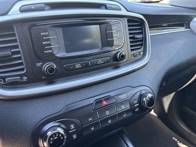 2017 Kia Sorento L - Photo 15 - Topeka, KS 66608