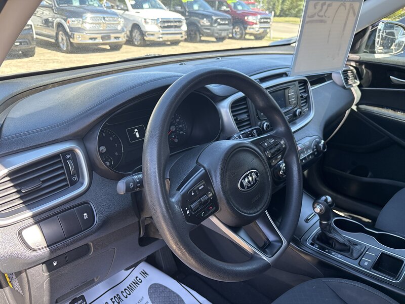 2017 Kia Sorento L   - Photo 13 - Topeka, KS 66608