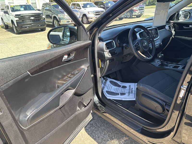 2017 Kia Sorento L   - Photo 10 - Topeka, KS 66608