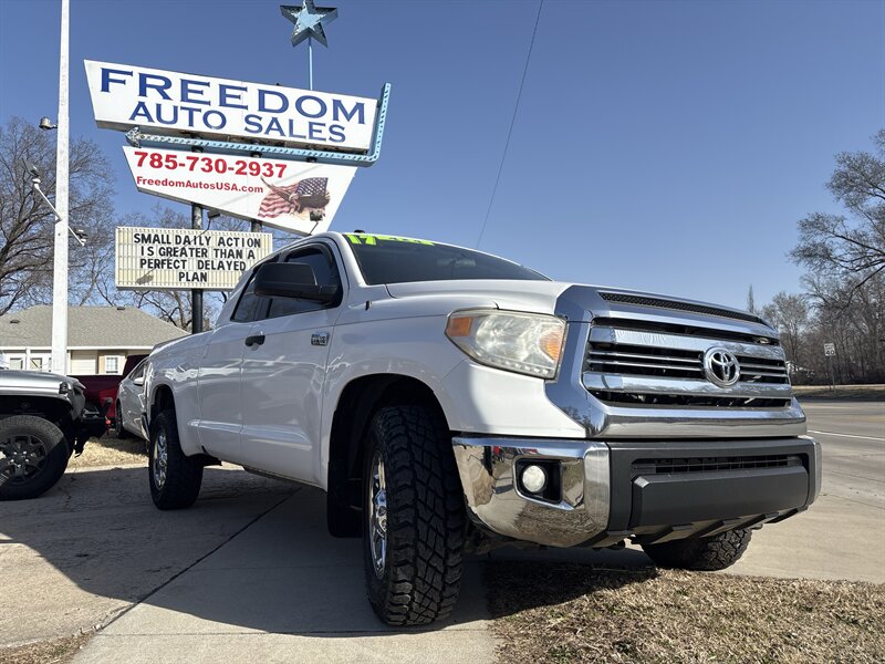 2017 Toyota Tundra SR  