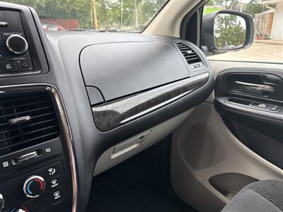 2016 Dodge Grand Caravan SXT   - Photo 21 - Topeka, KS 66608