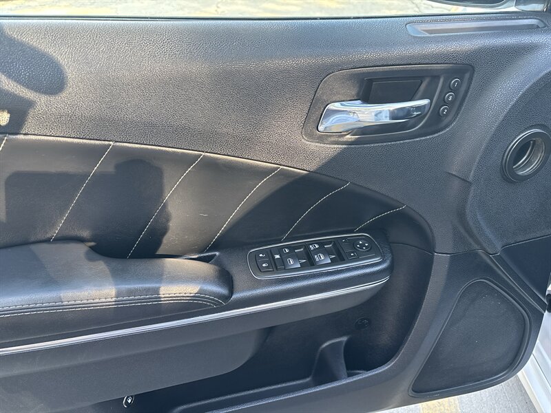 2013 Dodge Charger R/T   - Photo 12 - Topeka, KS 66608