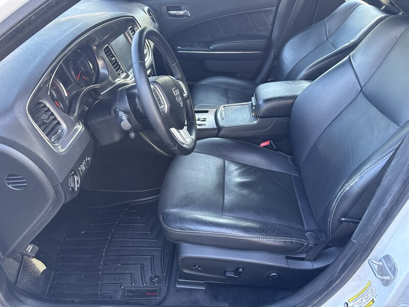 2013 Dodge Charger R/T   - Photo 13 - Topeka, KS 66608