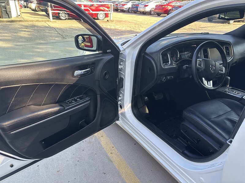 2013 Dodge Charger R/T   - Photo 11 - Topeka, KS 66608