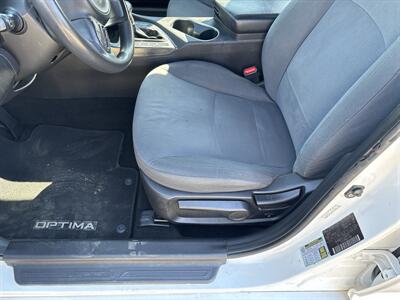 2015 Kia Optima LX   - Photo 12 - Topeka, KS 66608