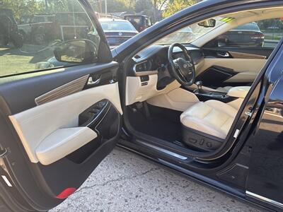 2017 Kia Cadenza Premium - Photo 12 - Topeka, KS 66608