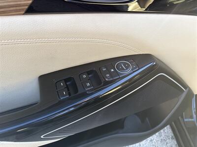 2017 Kia Cadenza Premium - Photo 14 - Topeka, KS 66608