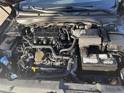 2017 Kia Cadenza Premium - Photo 11 - Topeka, KS 66608