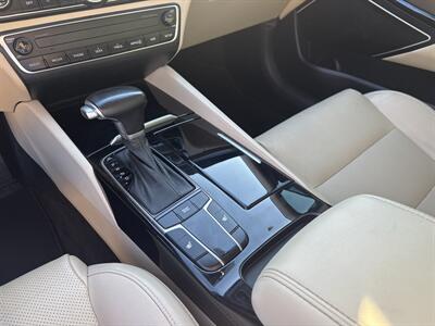 2017 Kia Cadenza Premium - Photo 23 - Topeka, KS 66608