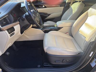 2017 Kia Cadenza Premium - Photo 15 - Topeka, KS 66608
